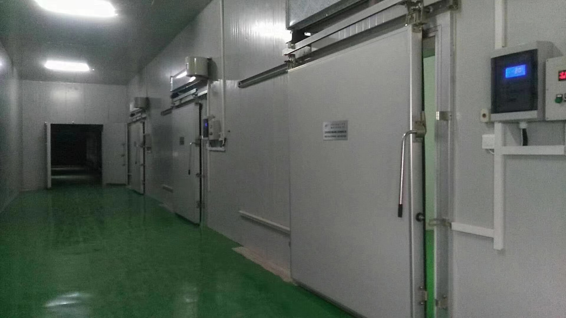 如何確保冷庫內(nèi)的溫度在安全范圍內(nèi)？